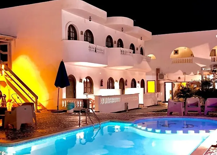 לינה וארוחת בוקר Dahab Holiday Hotel 3*
